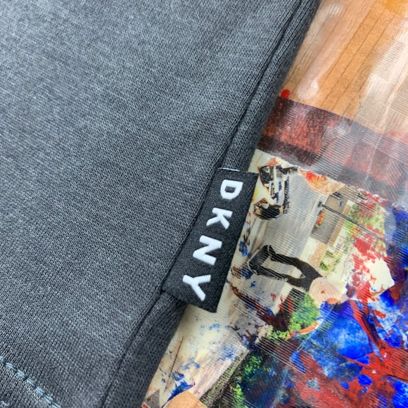 DKNY T-shirt Mens V neck grey small NWT - Picture 6 of 6